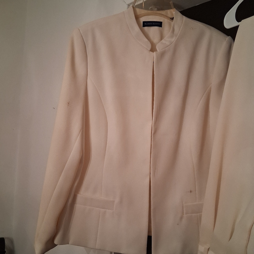 Karen Scott Cream Suit Set